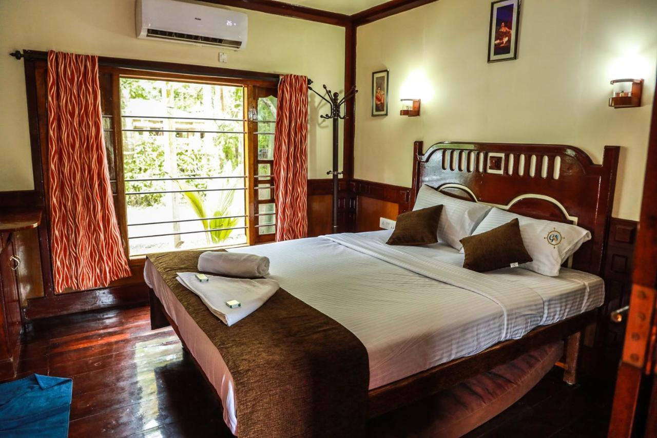 Grand Villa Houseboat Kumarakom Exteriér fotografie