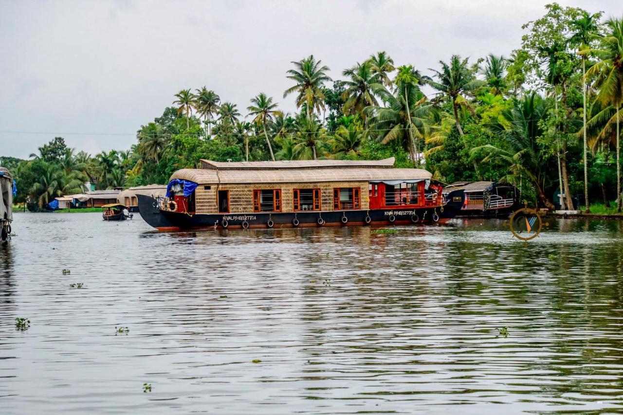 Grand Villa Houseboat Kumarakom Exteriér fotografie