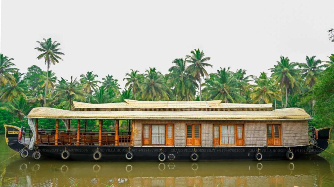 Grand Villa Houseboat Kumarakom Exteriér fotografie