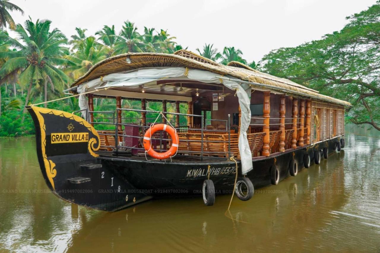 Grand Villa Houseboat Kumarakom Exteriér fotografie