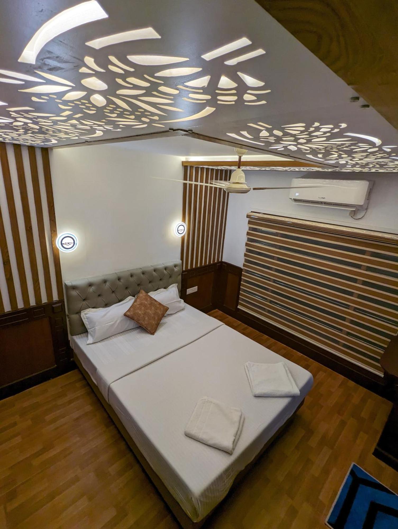 Grand Villa Houseboat Kumarakom Exteriér fotografie
