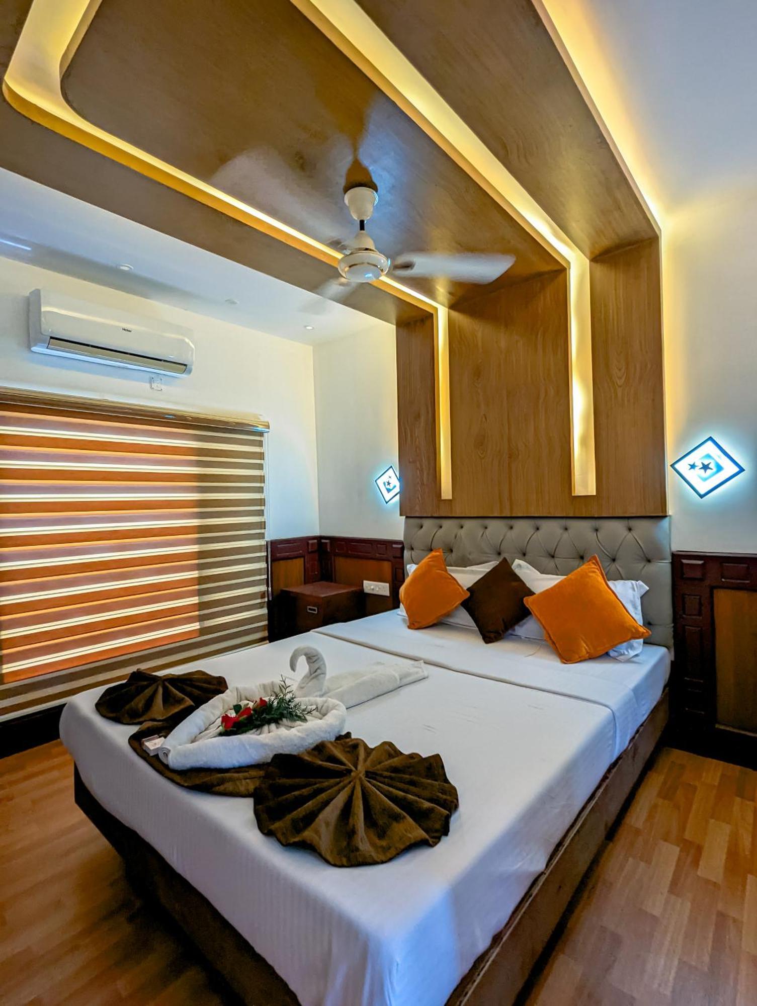 Grand Villa Houseboat Kumarakom Exteriér fotografie