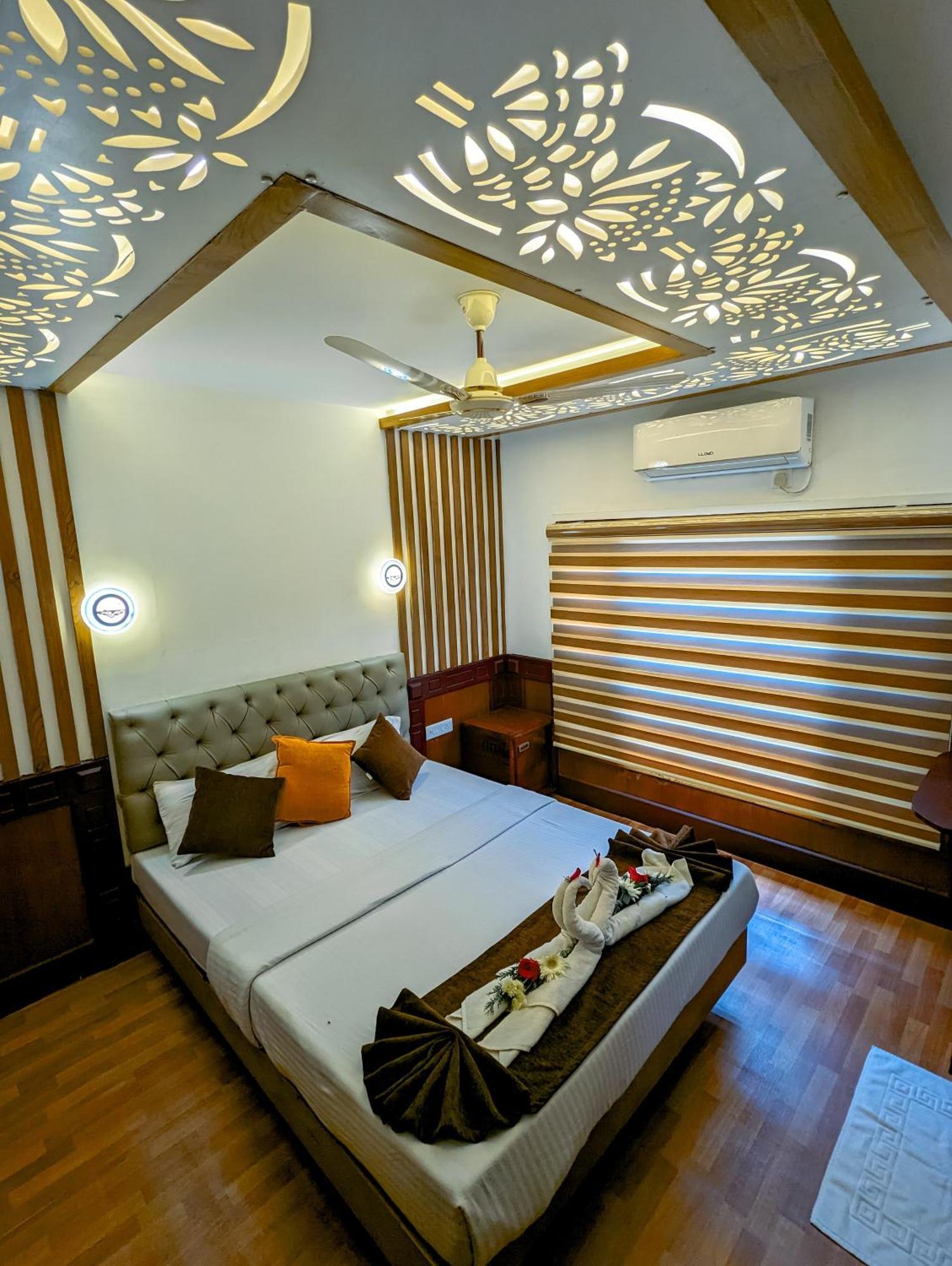 Grand Villa Houseboat Kumarakom Exteriér fotografie