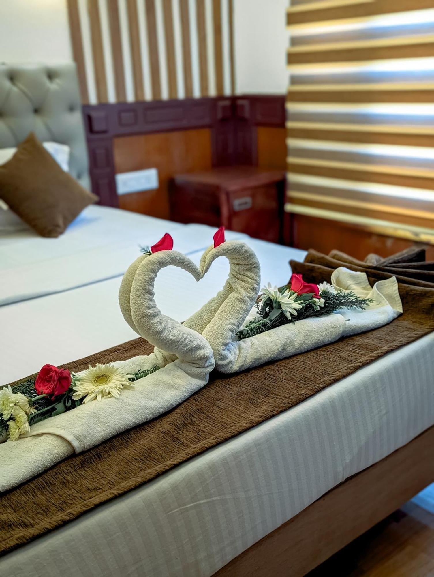 Grand Villa Houseboat Kumarakom Exteriér fotografie