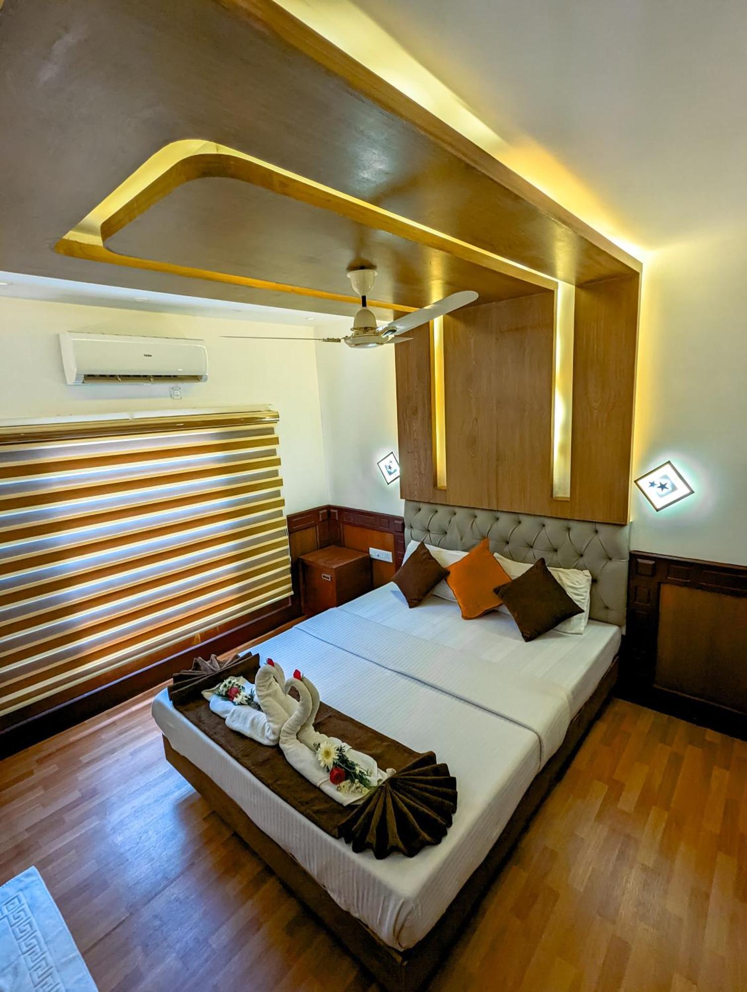 Grand Villa Houseboat Kumarakom Exteriér fotografie